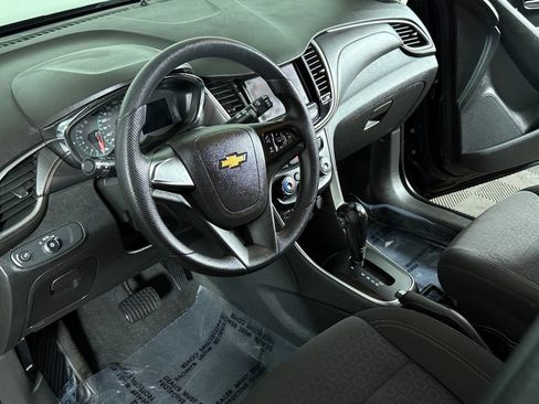Used 2020 Chevrolet Trax LS FWD image 11