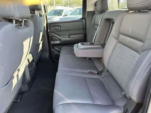 Used 2022 Nissan Frontier SV image 15