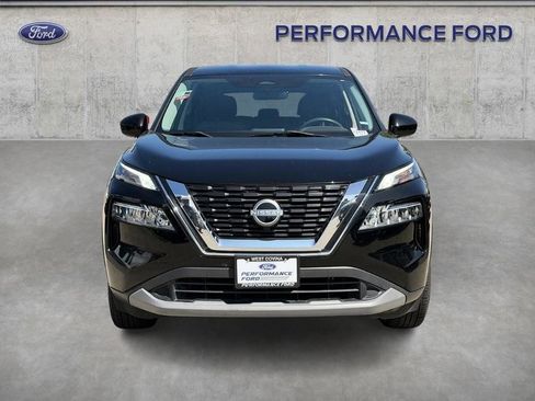 Used 2023 Nissan Rogue SV image 3