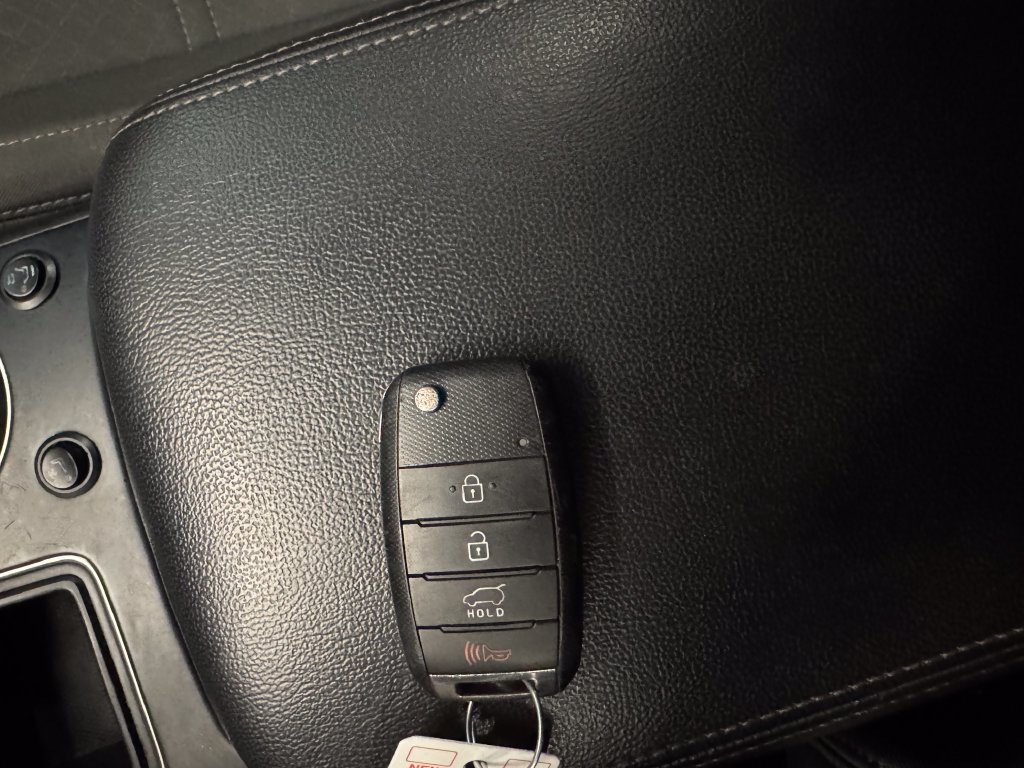 Used 2020 Kia Sorento LX AWD/4WD image 17