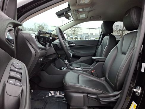 Used 2024 Buick Encore GX Sport Touring image 13