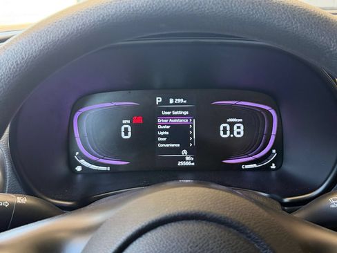 Used 2025 Kia Soul LX w/ LX Technology Package FWD image 38
