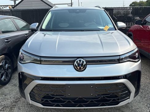 Used 2026 Volkswagen Taos SEL AWD/4WD image 2