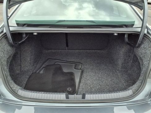 Used 2025 Volkswagen Jetta SE image 25