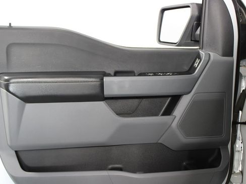 Used 2022 Ford F150 XLT image 6