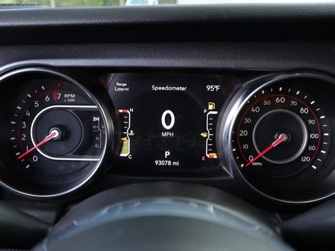 Used 2022 Jeep Gladiator Mojave w/ Cold Weather Group AWD/4WD image 12