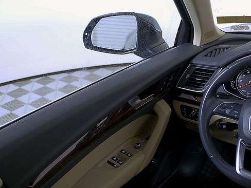 Used 2018 Audi Q5 2.0T Premium Plus w/ Premium Plus Package image 20