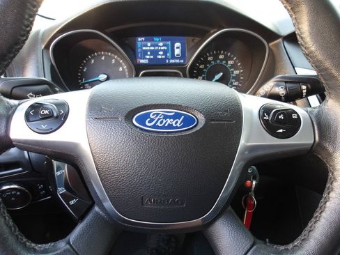 Used 2014 Ford Focus SE FWD image 15