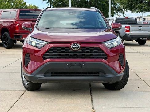 Used 2025 Toyota RAV4 XLE FWD image 2