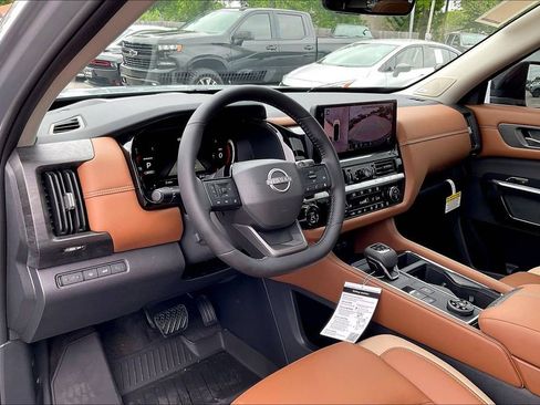 New 2026 Nissan Pathfinder Platinum w/ Cargo Package AWD/4WD image 9