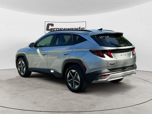 Used 2025 Hyundai Tucson SEL FWD image 3