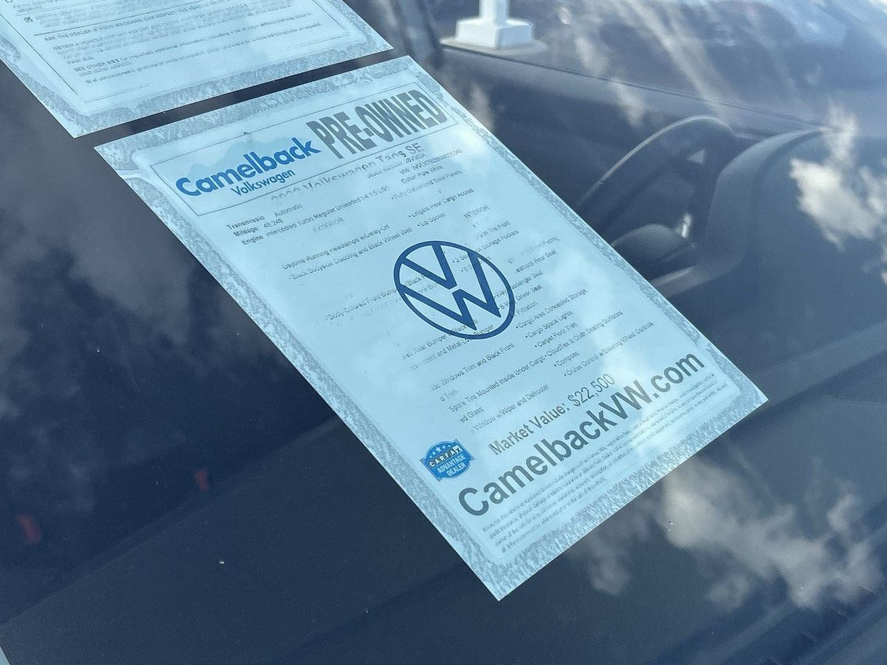 Used 2022 Volkswagen Taos SE w/ Panoramic Sunroof Package FWD image 6