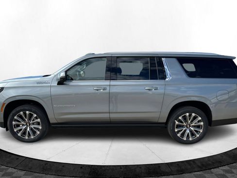 New 2026 Chevrolet Suburban High Country image 2