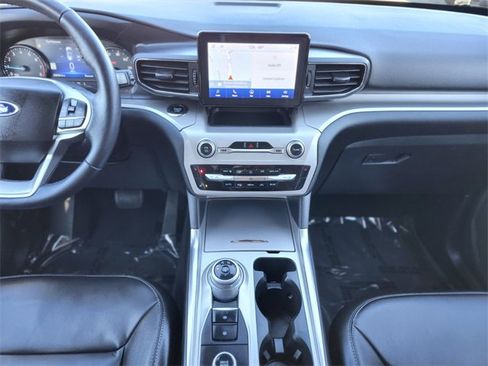 Certified 2022 Ford Explorer XLT w/ Equipment Group 202A image 14