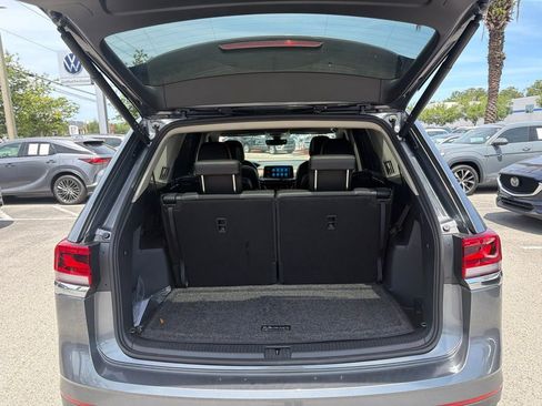 Certified 2024 Volkswagen Atlas SE w/ Panoramic Sunroof Package FWD image 17
