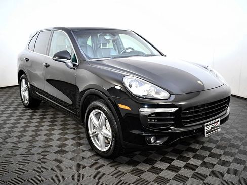 Used 2015 Porsche Cayenne S image 5