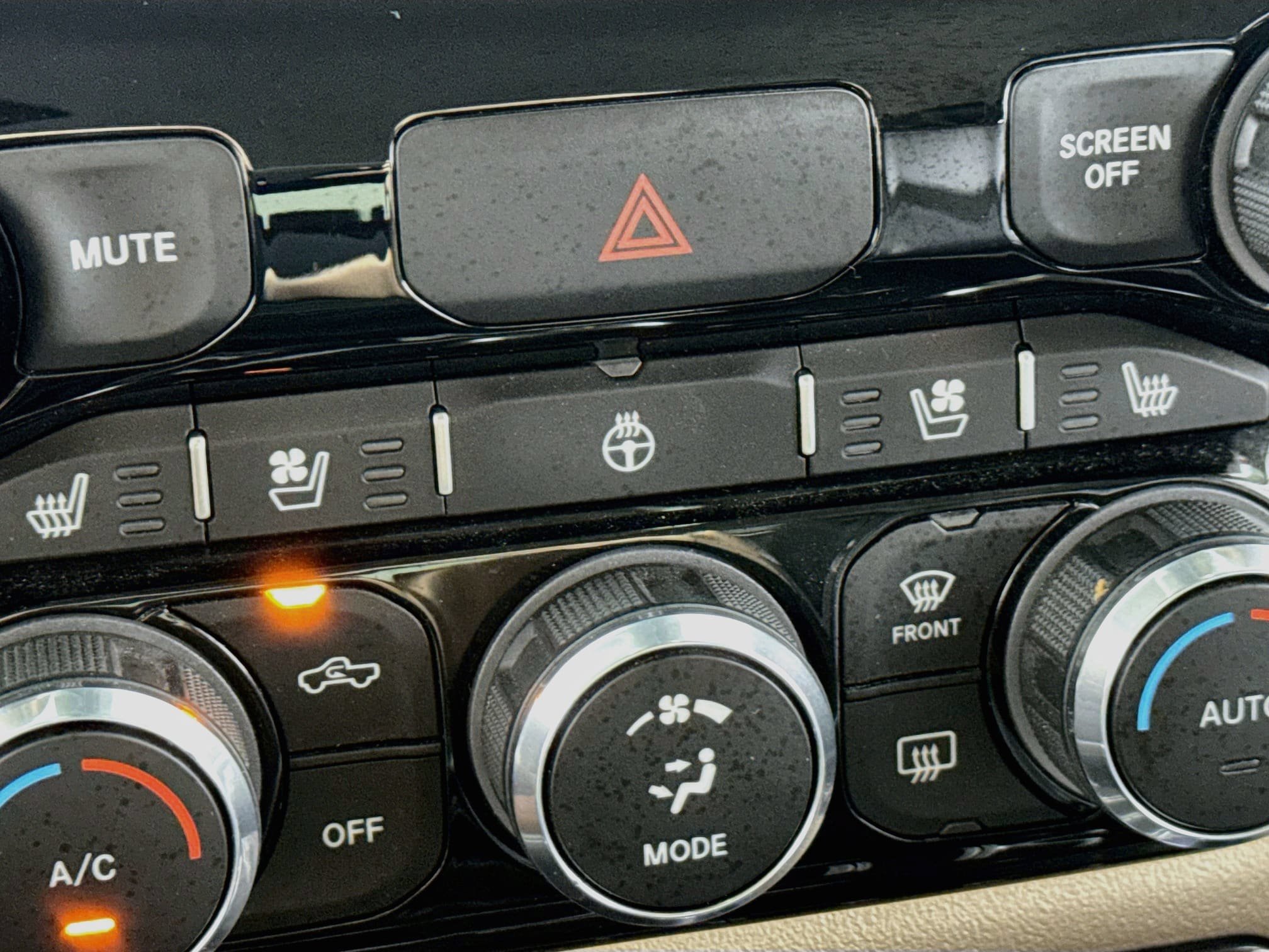 Used 2022 RAM 1500 Laramie AWD/4WD image 4