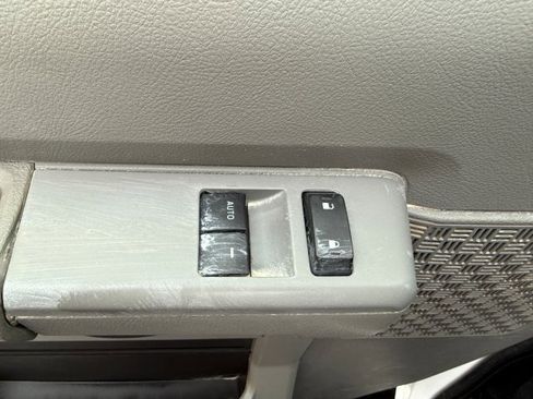 Used 2019 Ford E-350 and Econoline 350 Super Duty w/ Power Windows & Locks Group image 23