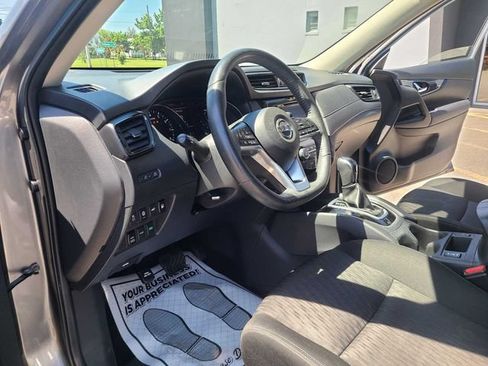 Used 2019 Nissan Rogue SV AWD/4WD image 13
