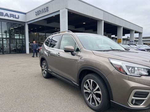 Used 2020 Subaru Forester Limited w/ Popular Package #3 image 4