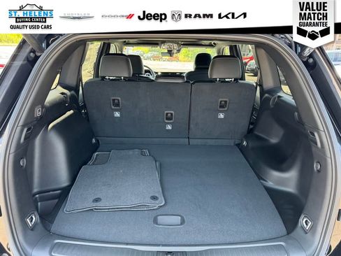 Certified 2025 Jeep Grand Cherokee Altitude AWD/4WD image 8
