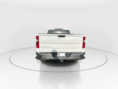 Used 2024 Chevrolet Silverado 1500 LT RWD image 7