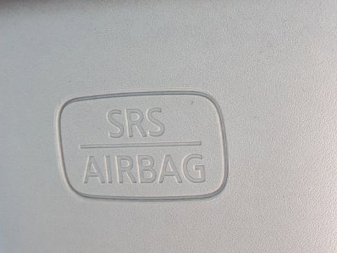 Used 2017 Nissan Versa SV w/ SV Special Edition Package image 12