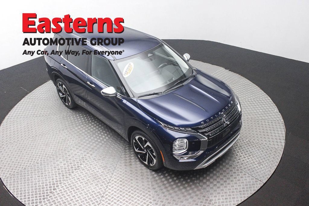 Used 2023 Mitsubishi Outlander SE AWD/4WD image 5