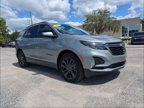 Certified 2023 Chevrolet Equinox RS FWD image 2