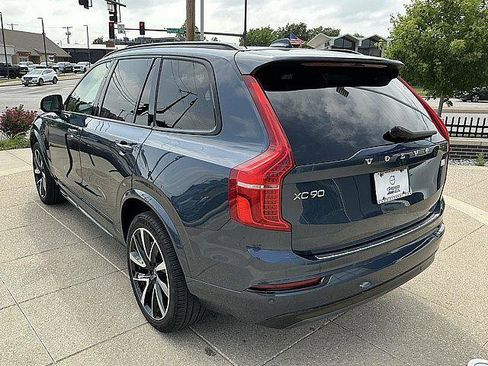 Used 2023 Volvo XC90 T8 Plus w/ Protection Package Premier AWD/4WD image 10