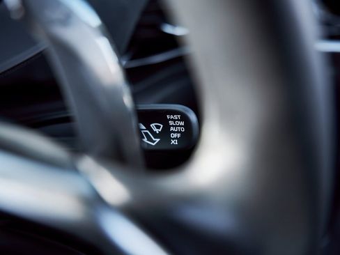 Used 2025 McLaren Artura image 59