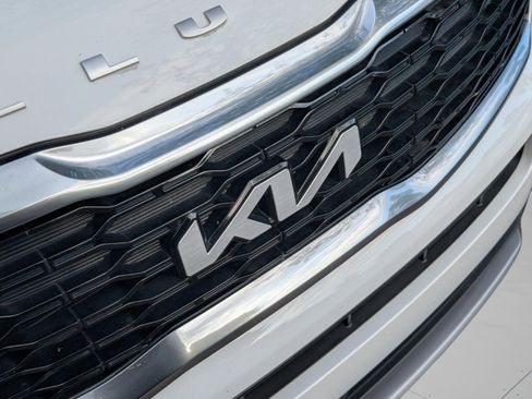 Certified 2022 Kia Telluride EX w/ EX Premium Package image 24