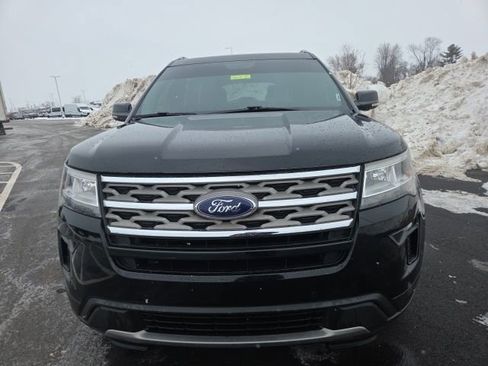 Used 2018 Ford Explorer XLT w/ Equipment Group 202A image 16
