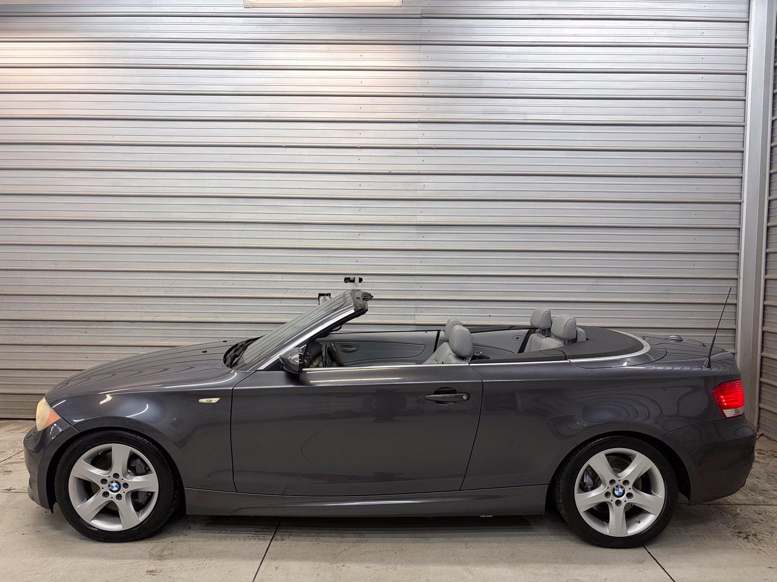 Used 2008 BMW 135i Convertible RWD image 11