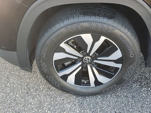 Certified 2024 Volkswagen Atlas SE FWD image 13