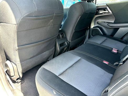 Used 2024 Mitsubishi Outlander ES FWD image 21