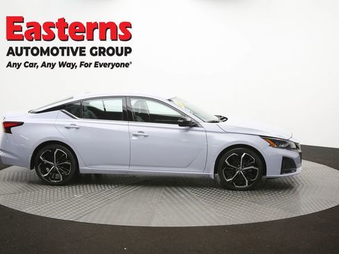 Used 2023 Nissan Altima 2.5 SR FWD image 48