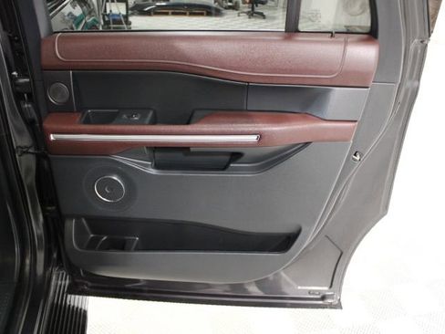 Used 2022 Ford Expedition Max Limited image 32