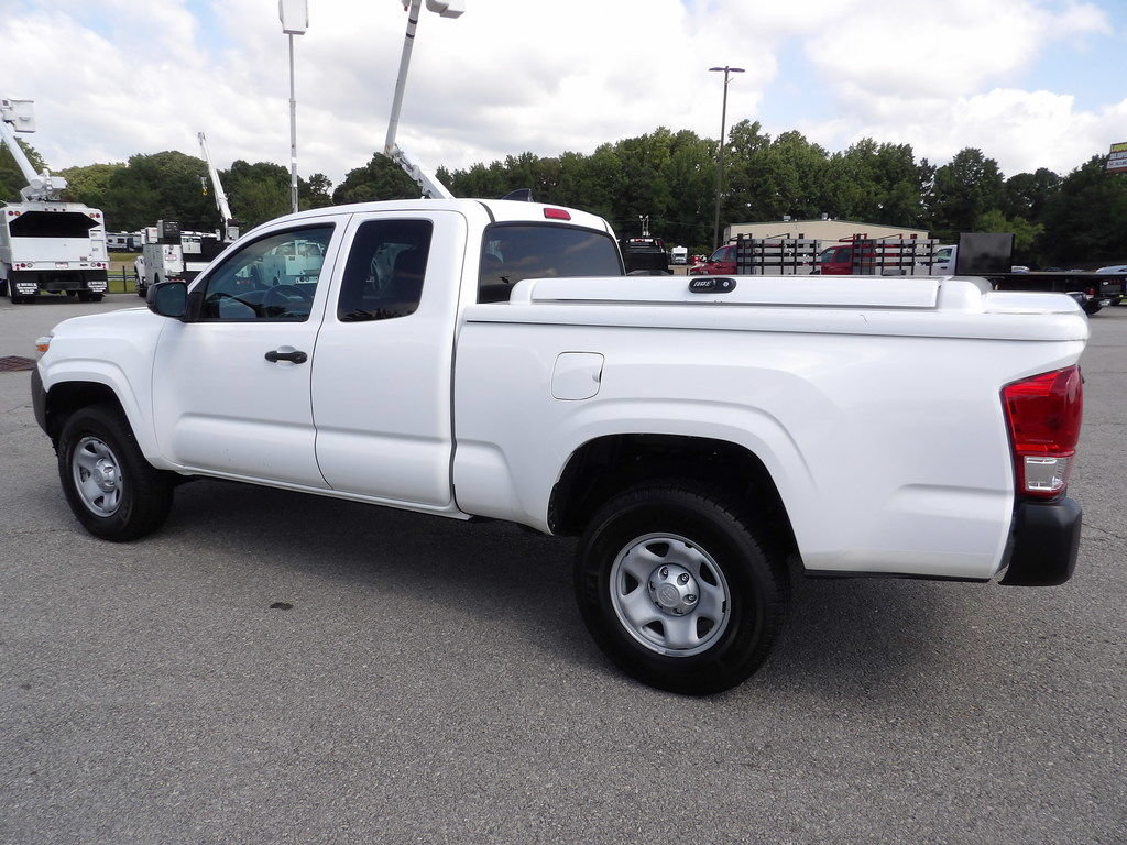 Used 2020 Toyota Tacoma SR RWD image 4