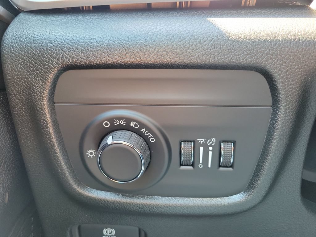 New 2026 Jeep Grand Cherokee L 2WD image 24