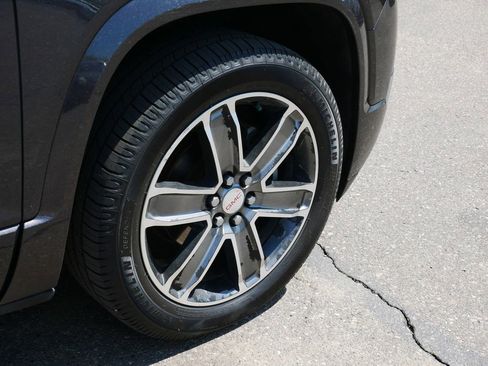 Used 2017 GMC Acadia Denali w/ Technology Package AWD/4WD image 13