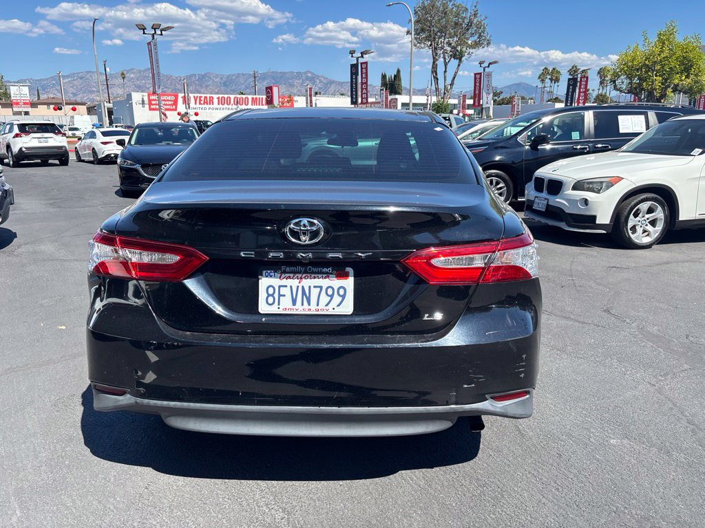 Used 2018 Toyota Camry LE FWD image 5