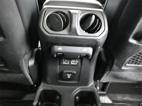 Used 2020 Jeep Gladiator Rubicon image 15