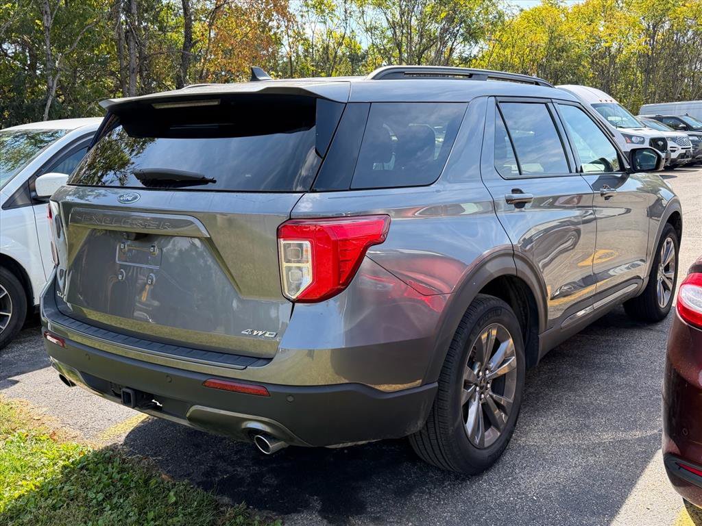 Used 2023 Ford Explorer XLT w/ Equipment Group 202A AWD/4WD image 4