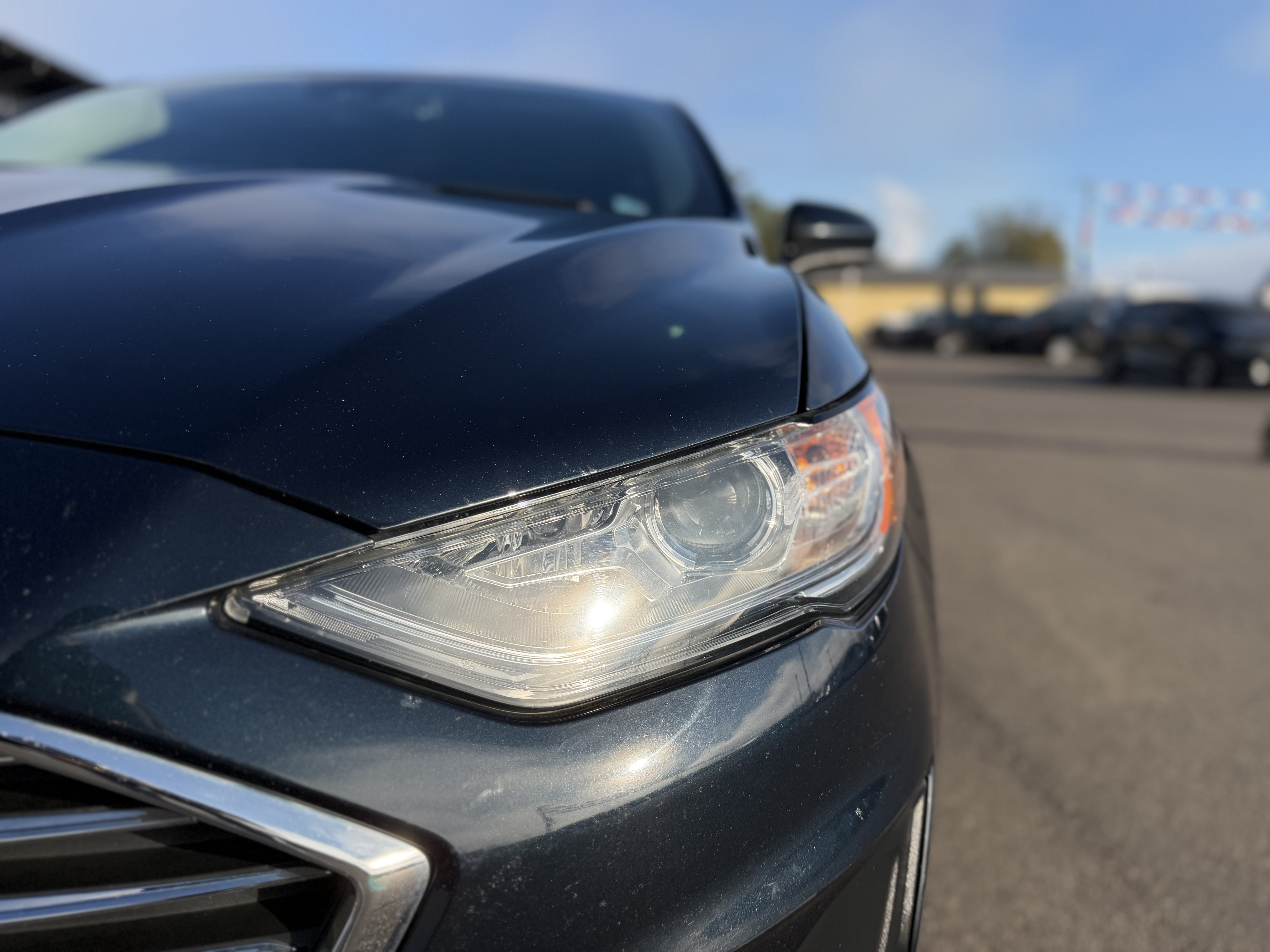 Used 2020 Ford Fusion SE FWD image 19