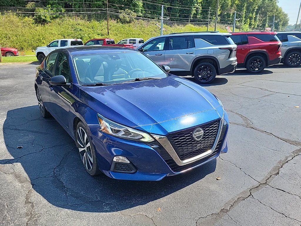 Used 2021 Nissan Altima 2.5 SR w/ SR Premium Package AWD/4WD image 4