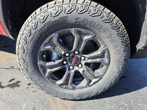 New 2025 GMC Canyon Elevation w/ Convenience Package image 2