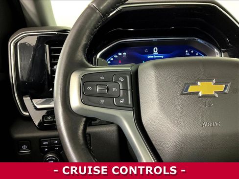 Used 2022 Chevrolet Silverado 1500 LTZ w/ LTZ Premium Package AWD/4WD image 12