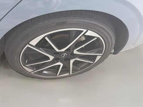 Used 2024 Nissan Sentra SR FWD image 11