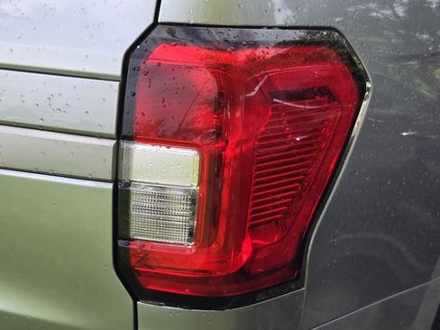 Used 2024 Ford Expedition XLT RWD image 9